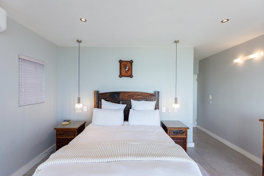 7 Bedroom Property for Sale in Calypso Beach Western Cape